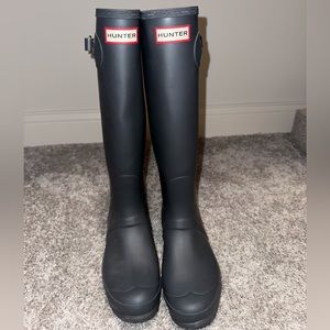 Women’s tall grey Hunter rain boots size 9